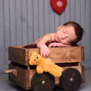 نمونه کار عکاسی نوزاد در آتلیه کرج